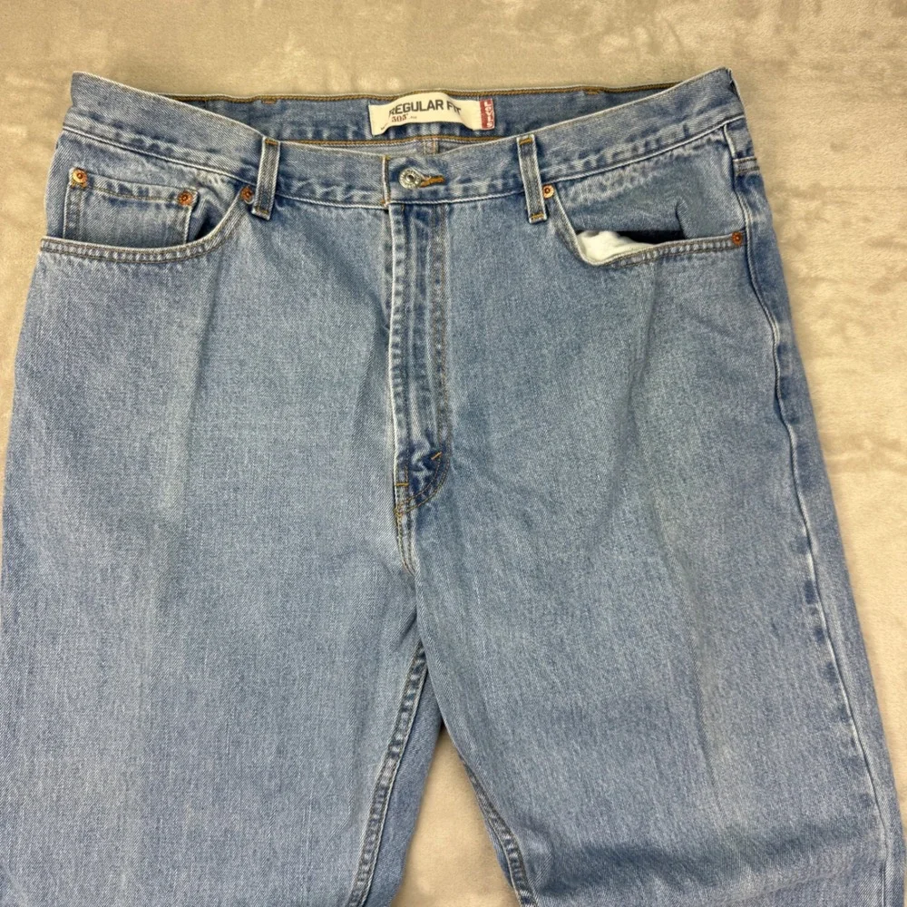 Levis shipping fast